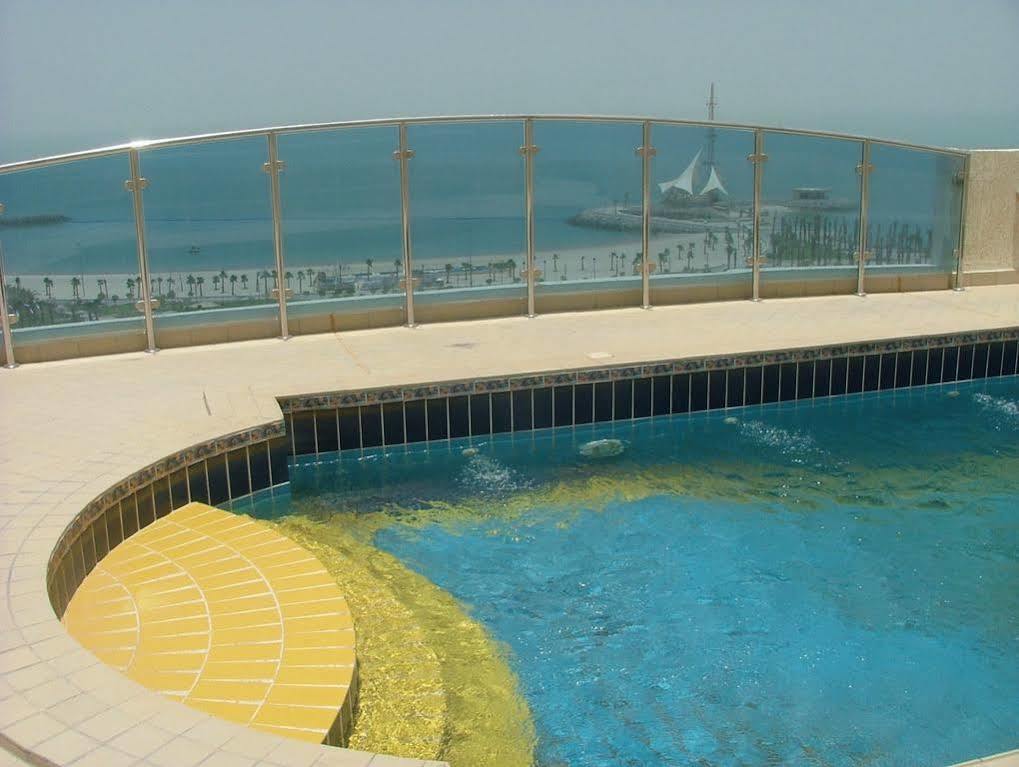 Le Royal Corniche Hotel Salmiya Exterior photo